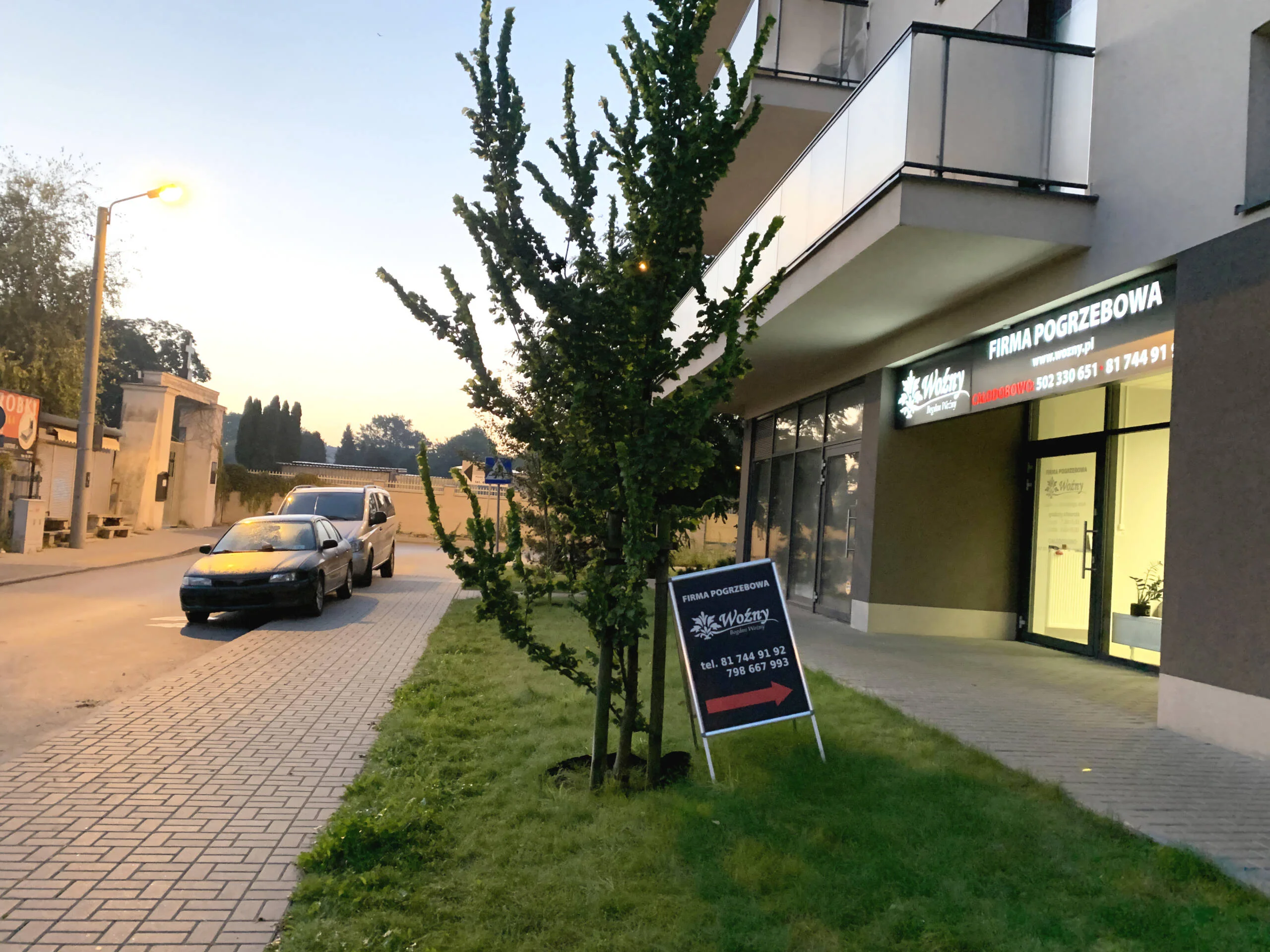 Zakład Pogrzebowy Woźny Lublin - wejście do biura